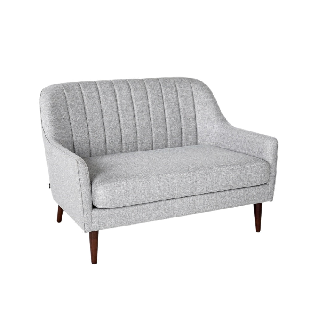 **Elegancka sofa dwuosobowa z szarej tkaniny**